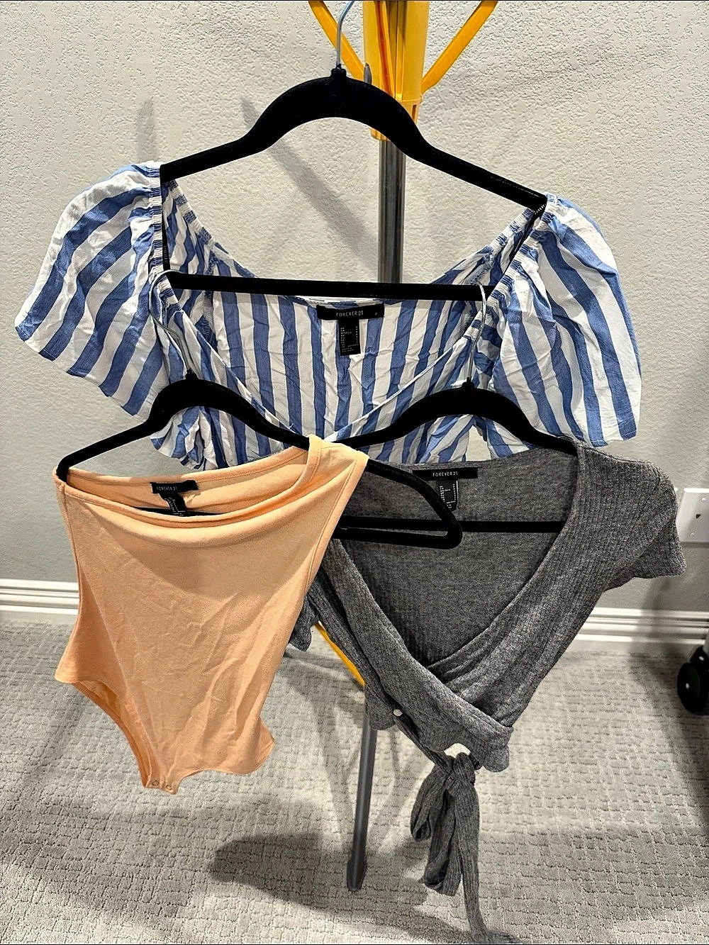 Forever 21 Women's Blue & White Striped Crop Top
